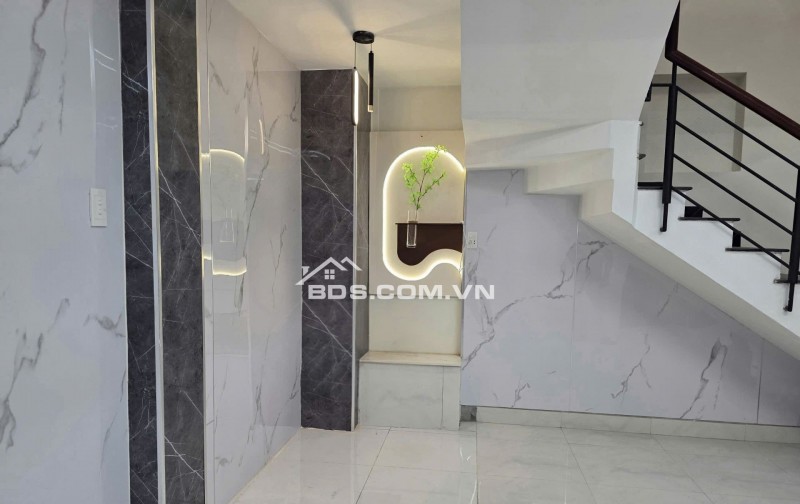 NHÀ ĐẸP 5 TẦNG HXH ĐƯỜNG LẠC LONG QUÂN, Q11 - GIÁ CHÍNH CHỦ